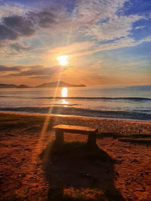 100Mts Da Praia Com Churrasqueira, Piscina E Wi-Fi Caraguatatuba Exteriör bild